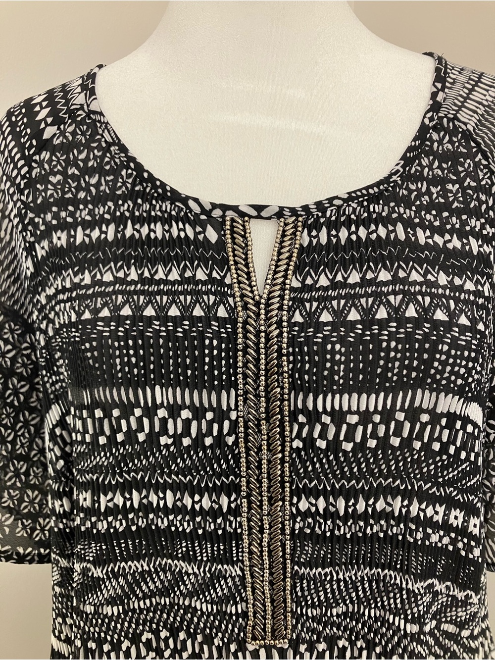 Catherines Black & White Printed Tunic with Keyhole Trimmed with Silver Beads - Picture 2 of 8